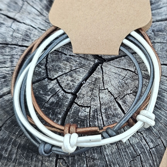 Adjustable Leather Pack of 3 Gunmetal Bronze and White Minimal Wristlet Gift Set - Picture 4 of 9